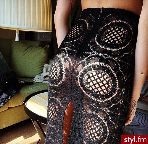 Średnie Spódnice Moda