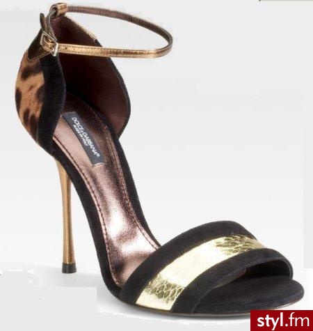 Buty Dolce and Gabbana są połączeniem elegancji ze zwierzęcymi motywami. Pozornie niepasujące do siebie elementy tworzą ciekawe zestawienie.
Można je nabyć w internetowym sklepie Saks Fifth Avenue. Kosztują 650 dolarów. - Pozostałe Buty Moda