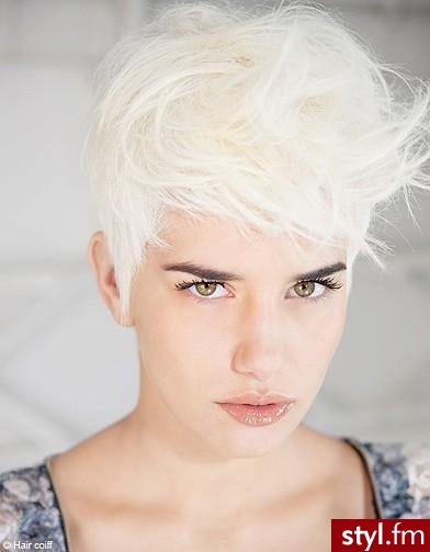 Blond Rozpuszczone Proste Na co dzień Krótkie Fryzury