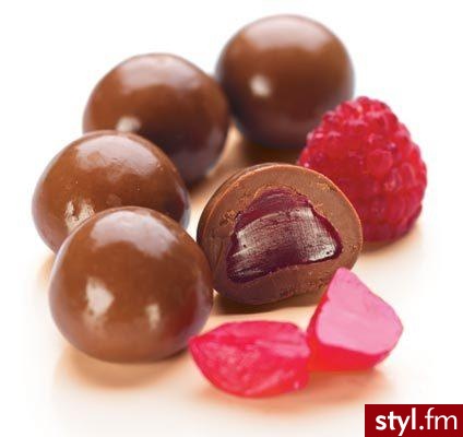 malinowe nadzienie zatopione w mlecznej czekoladzie - 39 czekoladek w cenie 12.95$ - chocolatebox.com.au - Misz-masz
