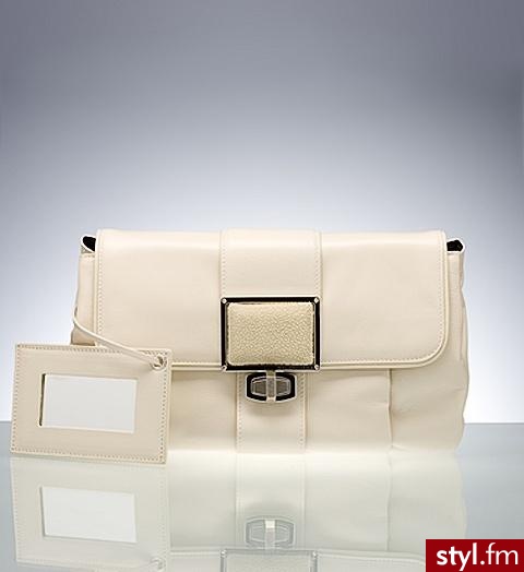 Kopertówka Balenciaga. Kopertówka Balenciaga. 
Wymiary: 30,5 x 5 x 19 cm
Cena: $995 czyli około 3 580 zł - Pozostałe Torebki Moda