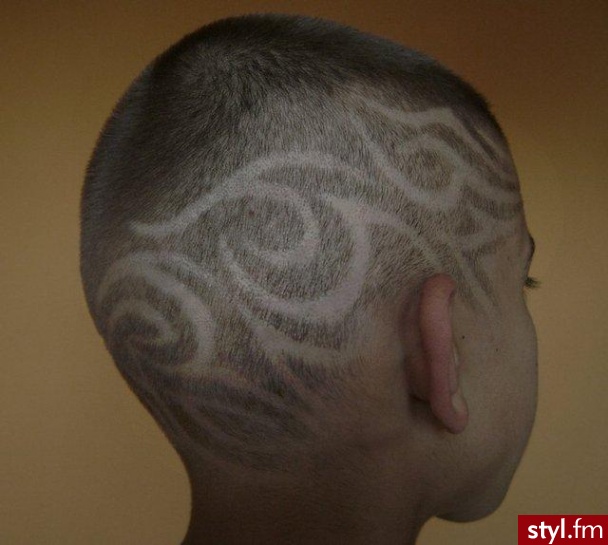 wzorek mojej sis ...robiony przez nia pierwszy raz..:) - Punk Rock Alternatywne Średnie Fryzury