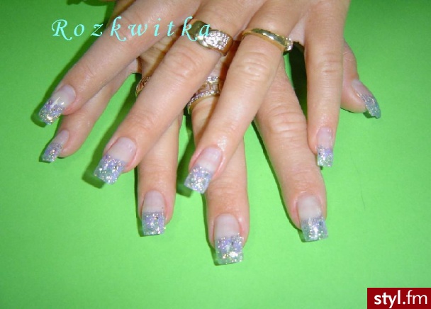 Autor: rozkwitka brokaciki :). Autor: <b>rozkwitka</b><br /> - Paznokcie