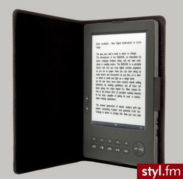 E-book zamiast szkolnego tornistra! 
Pomysł już jest i jego realizacja odbywa się w kilku tylko szkołach w Polsce, gdzie                    w Portugalii to innowacyjne rozwiązanie cieszy się niesłabnącym sukcesem.
Lekcje dla dzieci są atrakcyjniejsze, c - Gadżety Inne Moda