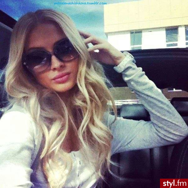 Blond Rozpuszczone Kręcone Fryzury gwiazd Długie Fryzury