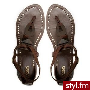 ASOS | ASOS Leather Wooden Trim Flat Sandals at ASOS - Polyvore. Pobrano ze strony: http://www.polyvore.com/asos_leather_wooden_trim_flat/thing?id=2325723 - Pozostałe Buty Moda