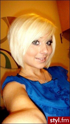 . - Średnie Fryzury