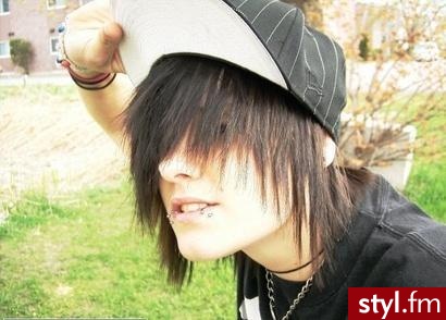 jak już jest to ...link prosze !!! to usune ... - EMO Alternatywne Średnie Fryzury