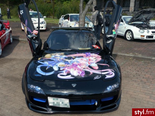 Zdjęcia zostały zrobione na imprezach zwanych "Itasha". - Misz-masz