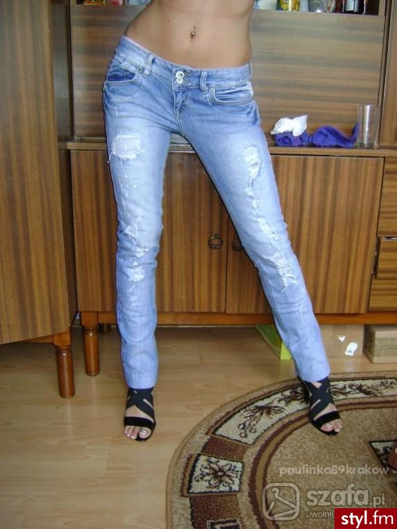 zara

http://szafa.pl/c973881-zara-jeansy-dziury-cudooo-s-36-biodrowki-rurki.html - Pozostałe Ciuchy Moda