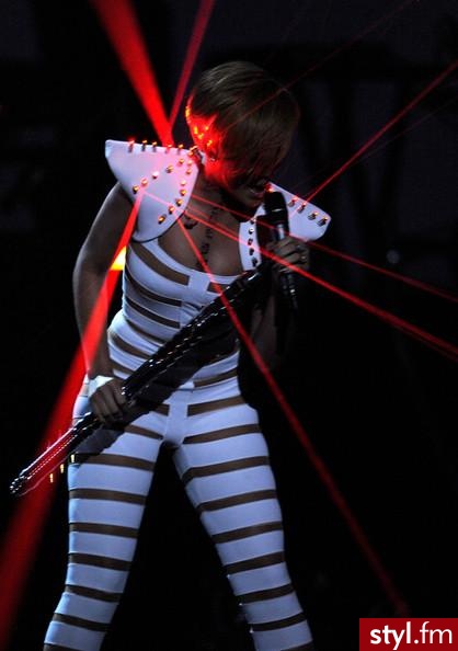 Rihanna - 2009 American Music Awards - Show - Misz-masz