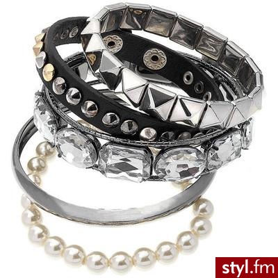Biker bangle set - Dorothy Perkins - Polyvore. Pobrano ze strony: http://www.polyvore.com/biker_bangle_set/thing?id=9096354 - Pozostałe Dodatki Moda