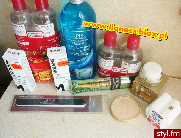 HAUL / Moje Zakupy, więcej informacji znajdziecie w FILMIKU: http://www.youtube.com/watch?v=FUfGQ3eHcKA jak i w NOTCE NA BLOGU: http://lioness.blox.pl/2013/10/Haul-Moje-Zakupy-KOSMETYKI-z-Aptek-Rossmanna-i.html - Kosmetyki