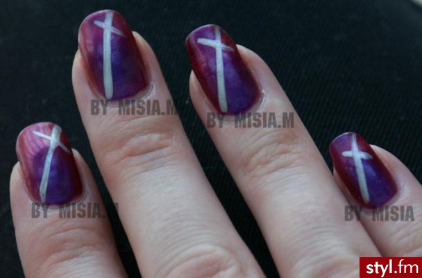Sally Hansen Nail Prisms nr.23. Prościutkie dwa paski(miecz),lakier najważniejszy;)Wzorek ma 4 dni - Paznokcie