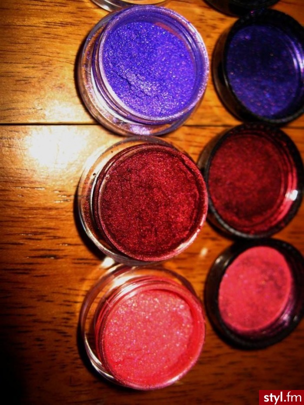 Glamour Doll Eyes Eye Shadow. Ahoy Sailor!, Tokyo, Glam Girl
Glam Girl, Lover's Lane, Bleeding Love - Makijaże