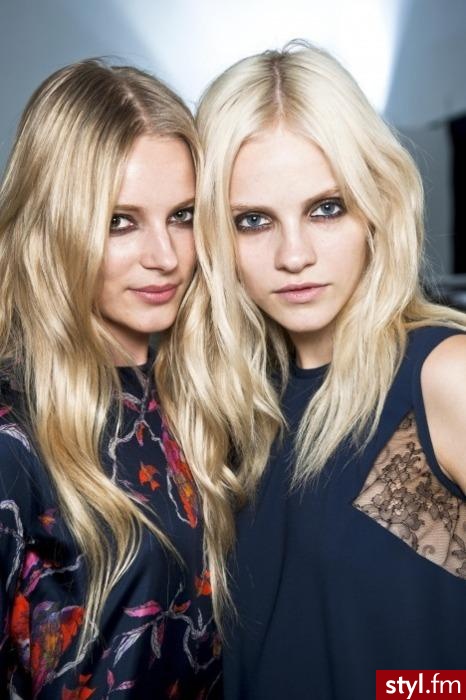 kolorki - Blond Rozpuszczone Proste Na co dzień Długie Fryzury