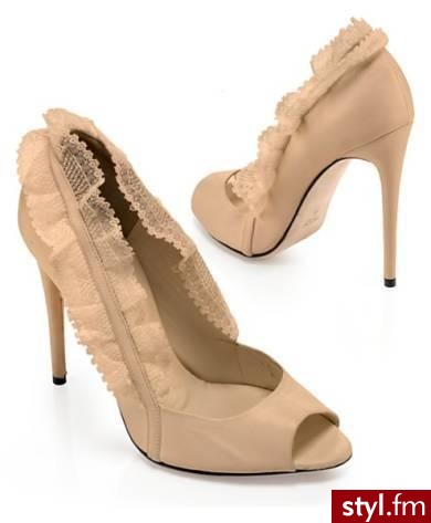 buty. Nina Ricci
Jeżeli już jest proszę o link - Pozostałe Buty Moda