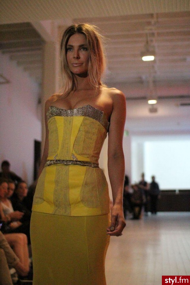 Sukienki Moda