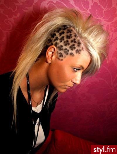 Blond Tribale - wzory na głowie Alternatywne Długie Fryzury