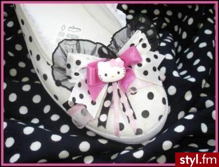 słodkie buciki z Hello Kitty na kokardce:) - Pozostałe Buty Moda
