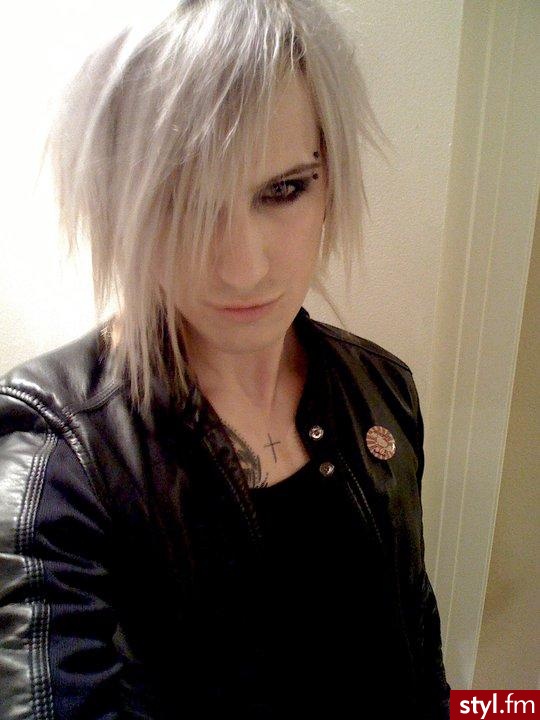 i love him :) - Średnie Męskie Fryzury
