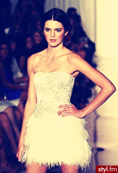 Sukienki Moda