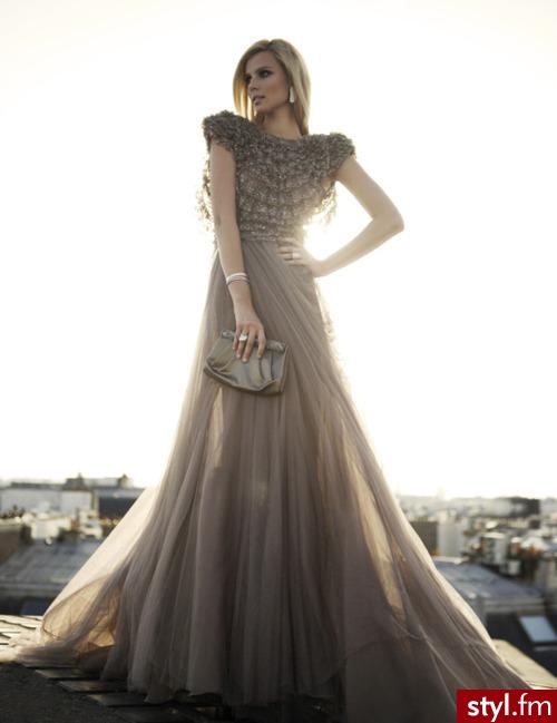 Sukienki Moda