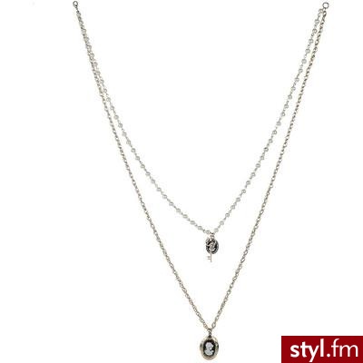 Two row cameo locket necklace - Dorothy Perkins - Polyvore. Pobrano ze strony: http://www.polyvore.com/two_row_cameo_locket_necklace/thing?id=18421480 - Pozostałe Dodatki Moda