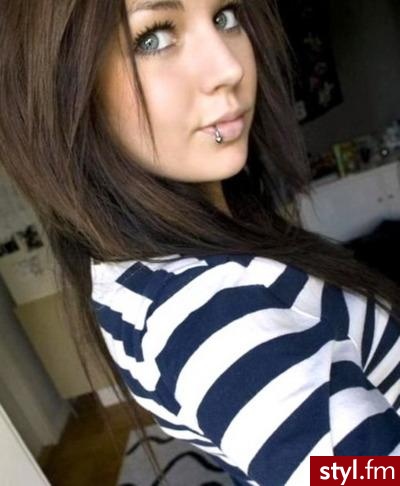 Średnie Fryzury