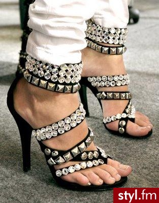 Balmain

next-trend-blog.blogspot.com - Pozostałe Buty Moda