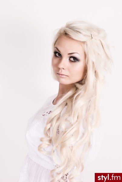 Blond Rozpuszczone Kręcone Na co dzień Długie Fryzury