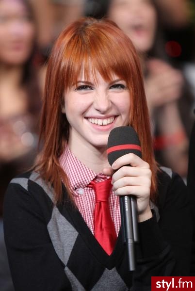 Średnie Fryzury