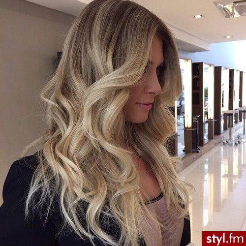 Blond Rozpuszczone Kręcone Na co dzień Długie Fryzury