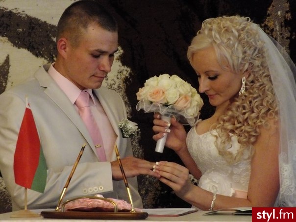 Ślubne Średnie Fryzury