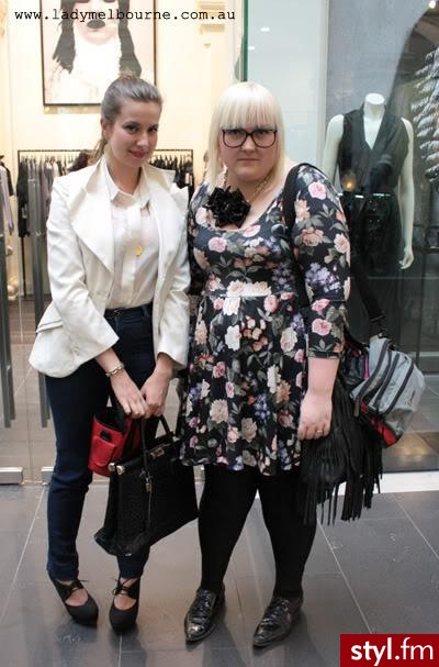 Jeżeli zdjęcie znajduje się już w galerii poproszę o link - Moda uliczna Inne Moda