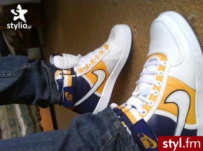jak dla mnie sa boskie :D Jak juz sa w galerii to prosze pisac :] - Pozostałe Buty Moda