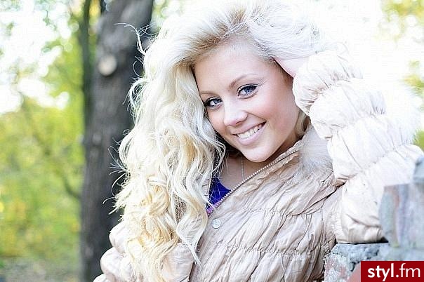 Blond Rozpuszczone Kręcone Na co dzień Długie Fryzury