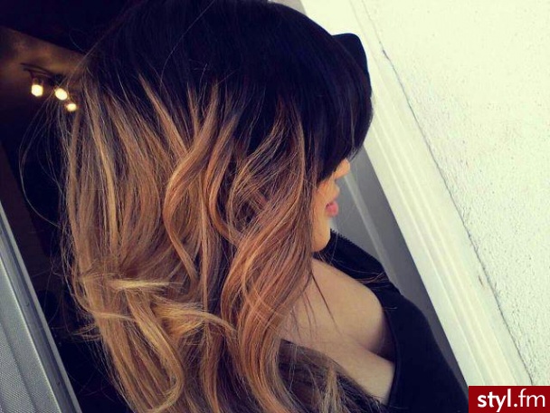 Blond Rozpuszczone Kręcone Na co dzień Średnie Fryzury