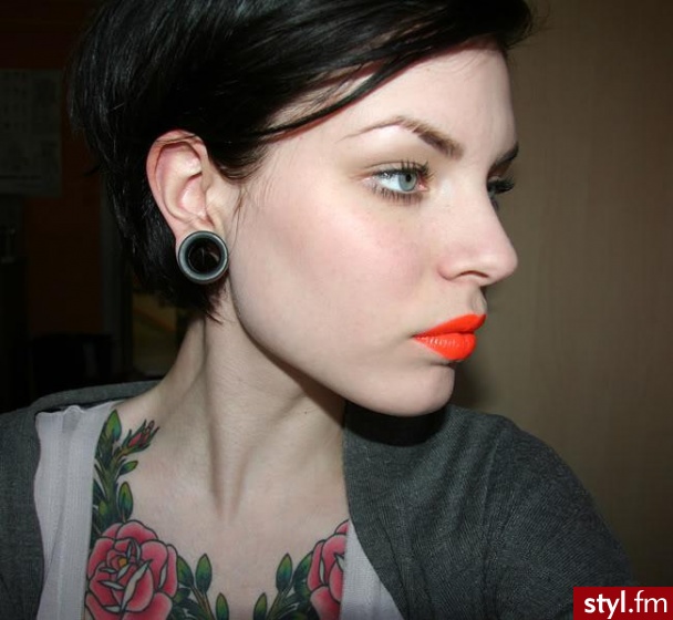 * Stargazer Lipstick - 106 (the pink one)     * Stargazer Lipstick - 102 (the orange one) - Wieczorowe Makijaże