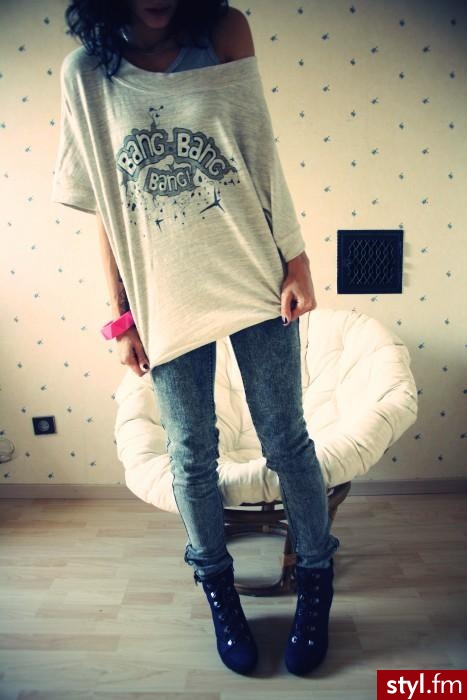 Jeżeli zdjęcie znajduje się już w galerii poproszę o link - Moda uliczna Inne Moda