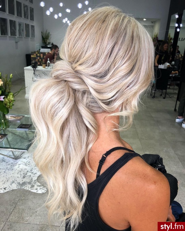 Blond Upięcie Kręcone Na co dzień Długie Fryzury