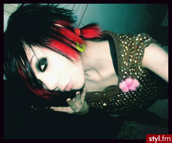 jest .? daj link ;] - EMO Alternatywne Średnie Fryzury