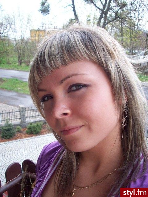 Średnie Fryzury