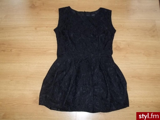 Sukienki Moda