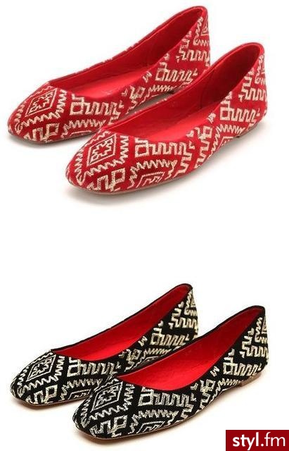 Buty są do kupienia w sklepie Lori's Shoes. Kosztują 64,90 dol. USA (zamiast 90).

Etniczność podbiła tę zimę z rozmachem, jaki już dawno w chłodnych sezonach jej się nie zdarzał. Oprócz tradycyjnych dla zimowej mody motywów skandynawskich, pojawił - Pozostałe Buty Moda