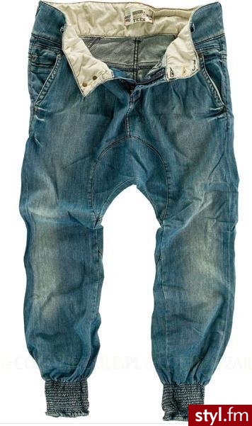 Pull&Bear. Dżinsowe pumpy w stylu vintage. Nogawki zakończone wąskim ściągaczem. 189.00,- - Pozostałe Ciuchy Moda