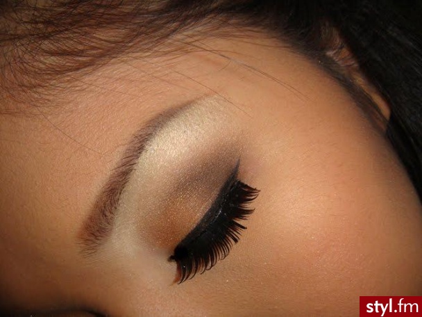 (\",) - Makijaże