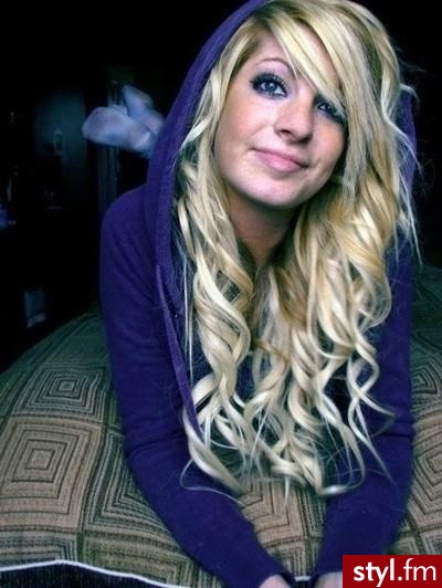 Blond Rozpuszczone Kręcone Na co dzień Długie Fryzury