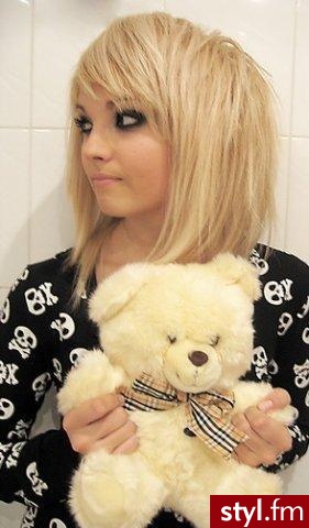 Średnie Fryzury
