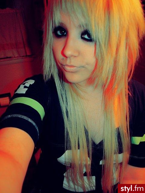EMO Alternatywne Średnie Fryzury